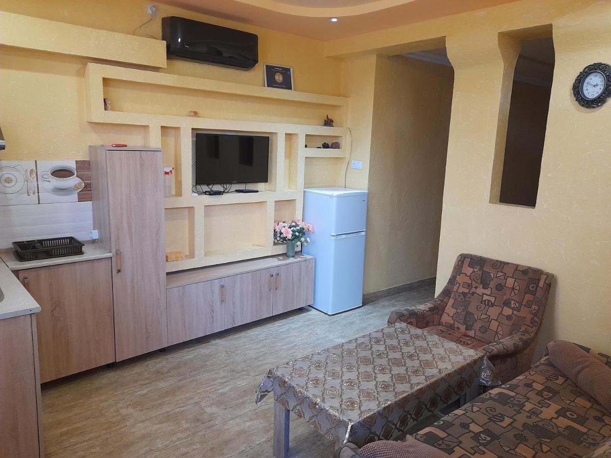 Guest House In Center 예레반 외부 사진
